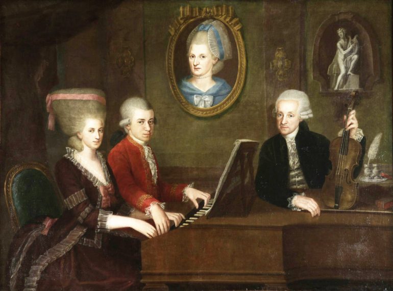 Léopold Mozart avec ses enfants Wolfgang et Nannerl au piano forte. Huile sur toile de Johann Nepomuk Della Croce, vers 1780 © Hulton Fine Art Collection