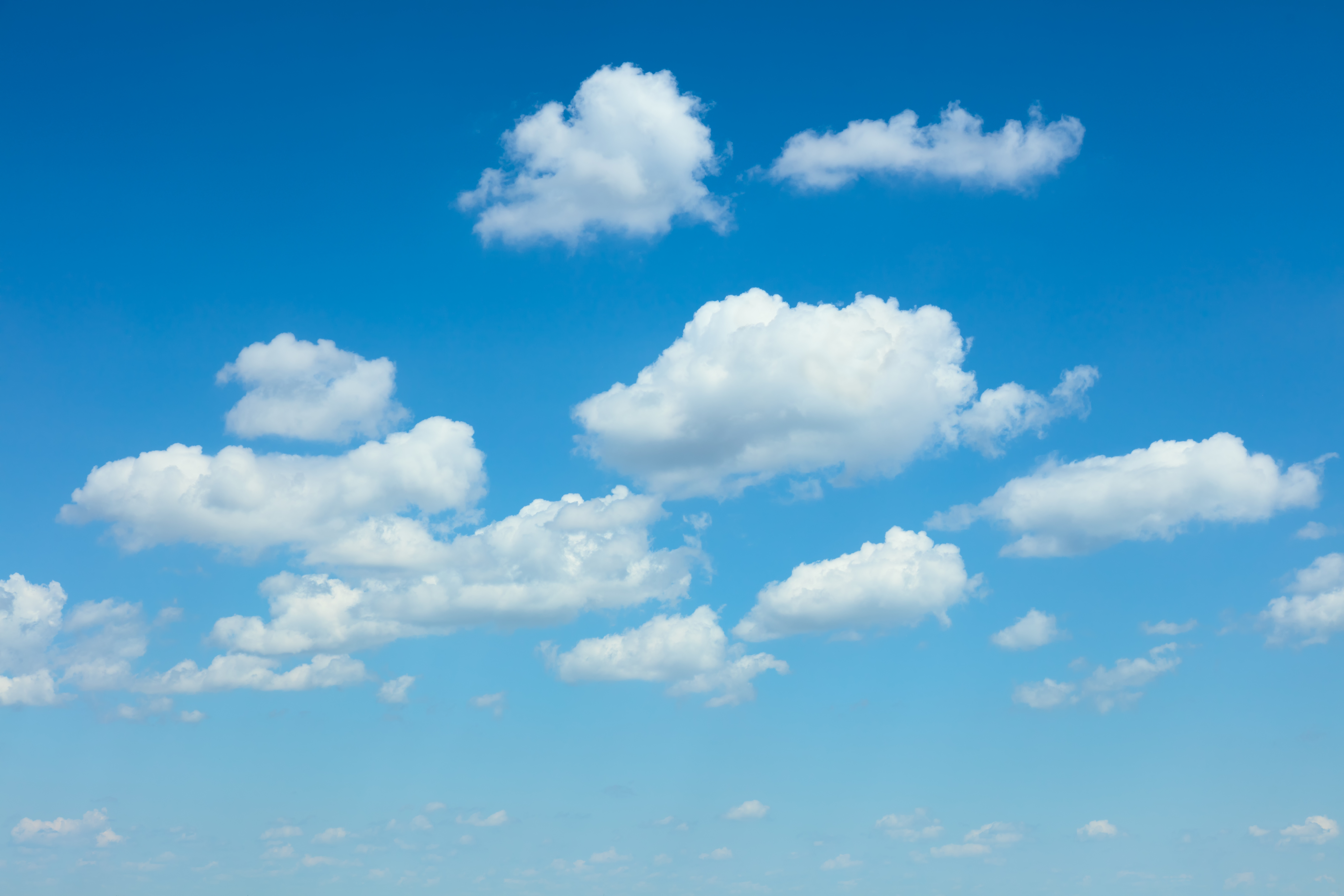 Light blue sky and white clouds background - big size ©Taiga/Adobe Stock