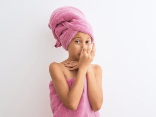Pourquoi le caca sent-il mauvais ? Maximilien et Alexandra, 6 et 9 ans.