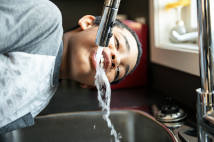 Pourquoi a-t-on besoin de boire de l’eau ? Pauline, 10 ans.
